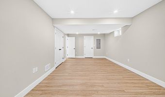 8 Country Ln, Billerica, MA 01821