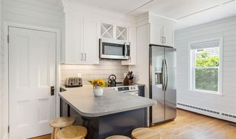 7 Prospect Ave, Narragansett, RI 02882