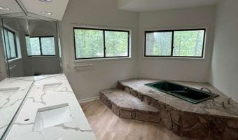 352 N Peak Dr, Alpharetta, GA 30022