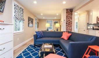 13 Lucas Ave, Newport, RI 02840
