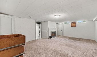 1597 Greenview Dr, Ann Arbor, MI 48103