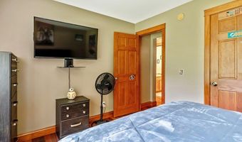 216 Wood Ln, Alburgh, VT 05440
