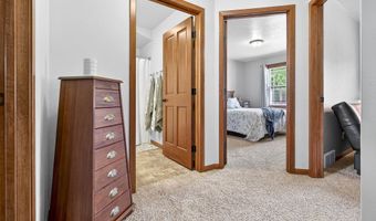 1936 N REXFORD St, Appleton, WI 54914
