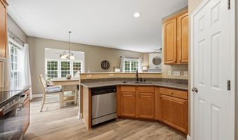 1007 Copper Ridge Ct, Apex, NC 27502