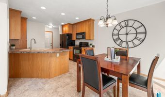 324 S Spring Pl, Brandon, SD 57005