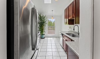 2827 S Embers Ln, Arlington Heights, IL 60005