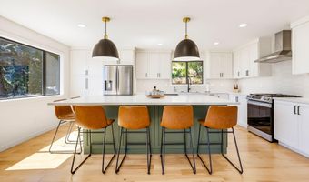 1509 Woodland Dr, Ashland, OR 97520