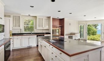 517 Tuckerman Ave, Middletown, RI 02842