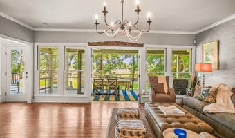 70 Dolphin Point Dr, Beaufort, SC 29907