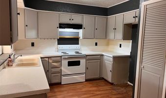 120 Darrell Dr, Heath, TX 75032