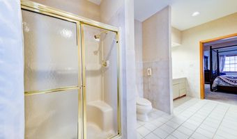 9 University Pl, Amsterdam, NY 12010