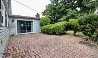 161 Ivy Hill Dr, Aberdeen, NJ 07747