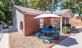 1309 Country Oaks Dr, Benton, AR 72015