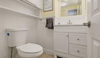 10 Kerins Ter, Newport, RI 02840