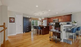 11 King Philip Ave, Bristol, RI 02809