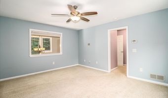 22 Ledgewood Dr 22, Brookfield, CT 06804