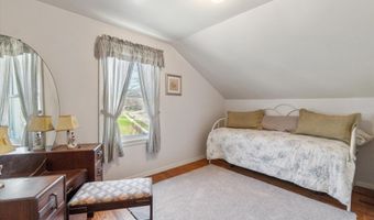104 Highland Ave, Allegan, MI 49010