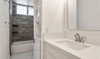 1215 Alexander St 204, Honolulu, HI 96826
