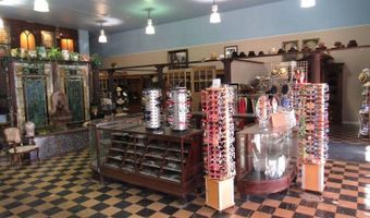 1332 COMMERCIAL St, Astoria, OR 97103