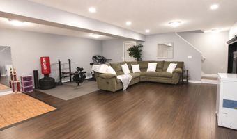 4 Rockledge Ln, Canton, CT 06019