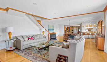 294 Ocean Ave, Newport, RI 02840