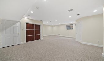 10 Morley Ct, Albertson, NY 11507