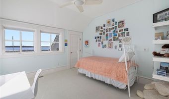 9 Hope St, Bristol, RI 02809