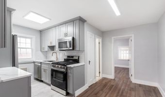 32 KELLY Pkwy, Bayonne, NJ 07002
