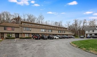 393 Mohegan Cir 393, Andover, NJ 07848