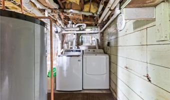 11 Ann St, Newport, RI 02840