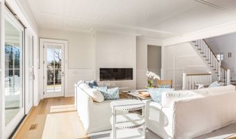121 Hand Ln, Amagansett, NY 11930