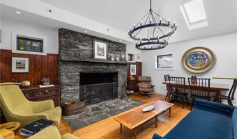 43 Palmer St, Newport, RI 02840