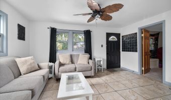 1527 N Harrison St, Algonquin, IL 60102