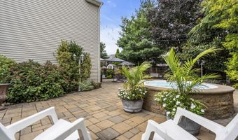 6 Surle Ct, Bayville, NJ 08721