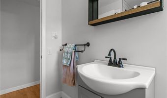 80 PECK Ave, Bristol, RI 02809