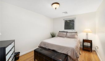 82 Sherry Ave, Bristol, RI 02809
