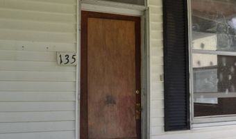 135 E Pine St, Albion, IL 62806