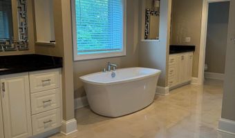 7702 TRAMMELL Rd, Annandale, VA 22003