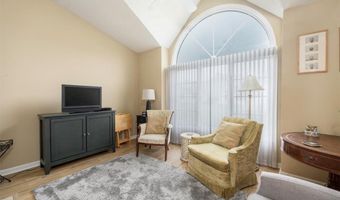 8 Sweet Bay Ln, Amherst, NY 14221