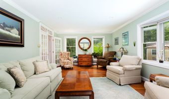 12 Fawn Ridge Dr, Brookfield, CT 06804