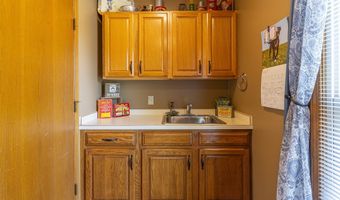 2104 Cedarcrest Ct, Arkansas City, KS 67005