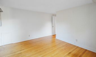 35 Lakewood Cir N, Manchester, CT 06040