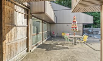 174 Williamsburg Ct, Albany, NY 12203
