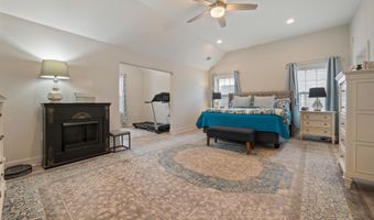 4 Harpoon Dr, Barnegat, NJ 08005