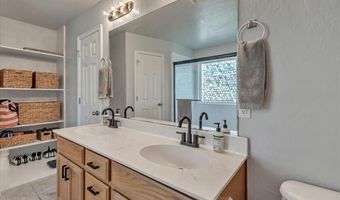 21855 Pioneer Cir, Edmond, OK 73012