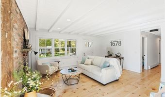 95 Capstan St, Jamestown, RI 02835