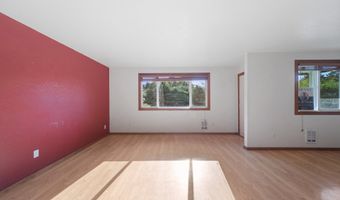 1135 1ST St NE, Bandon, OR 97411