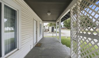36 W Olive St, Aurora, MO 65605
