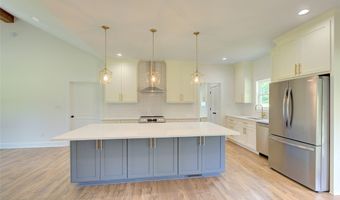 410 Edgewood Dr, Belton, SC 29627