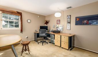 21 White Pine Dr, Brookfield, CT 06804